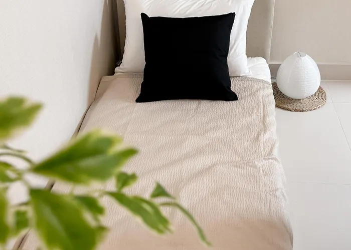 3 Min To Mangwon Market & River Luggage Storage L Max 5 Guests L Near Hongdae & Hapjeong Villa *