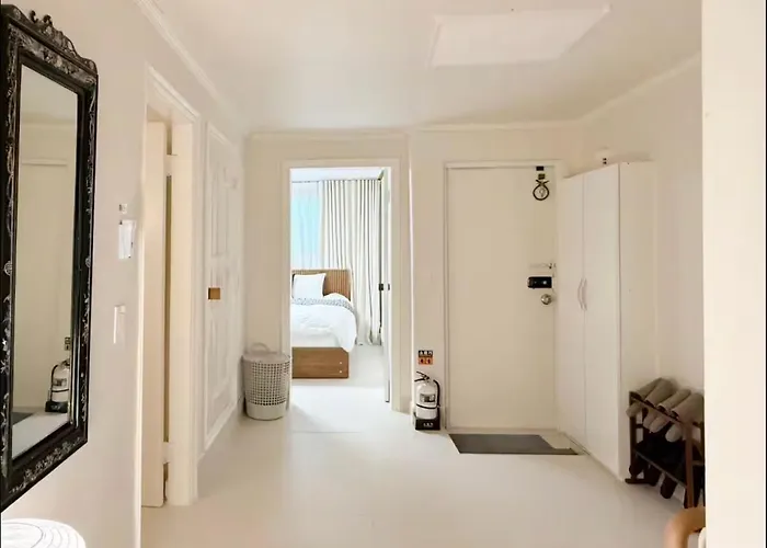 3 Min To Mangwon Market & River Luggage Storage L Max 5 Guests L Near Hongdae & Hapjeong * Seoul
