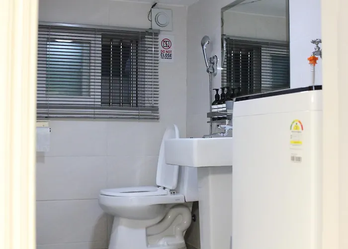 3 Min To Mangwon Market & River Luggage Storage L Max 5 Guests L Near Hongdae & Hapjeong * Seoel